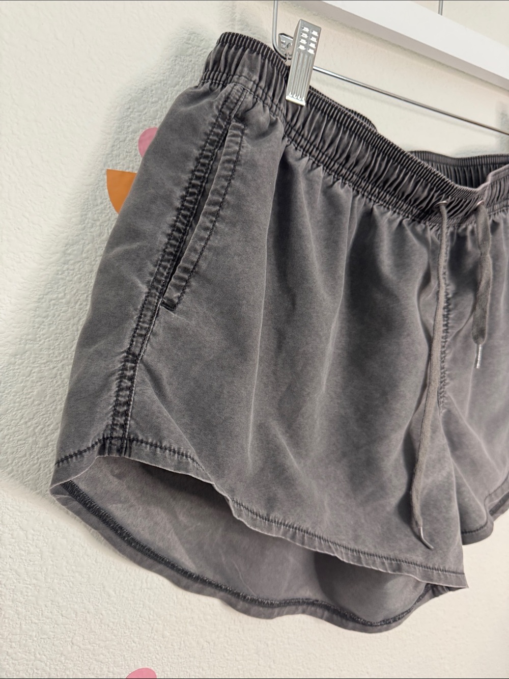 Billabong Women's Charcoal Elastic Waist Surf Shorts N0293 - Picture 3 of 4
